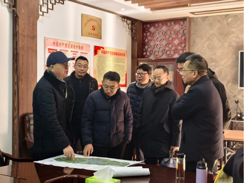 黄山建投集团总裁黄世稳带队赴唐模景区实地考察共绘康养景区发展新篇