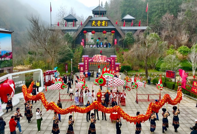 冰火两重天 寨里过大年——天堂寨景区2026春节假期完美收官