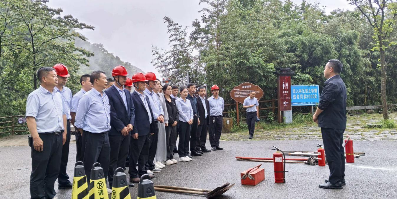 天堂寨景区开展道路客运车辆应急演练筑牢旅游安全防线